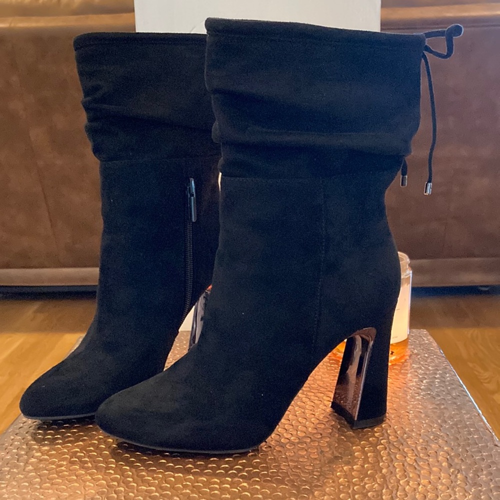 IMPO memory foam black lower calf boots! Size 6